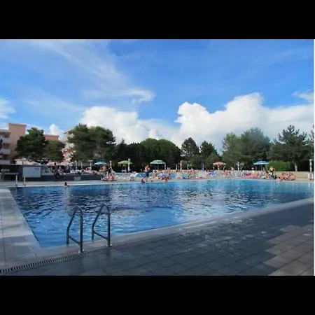 Studio In A Cozy With Pools And Tennis Courts Apartament