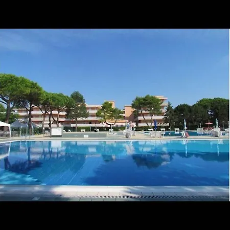 Studio In A Cozy With Pools And Tennis Courts