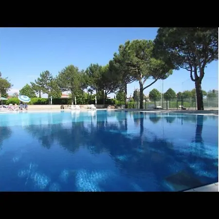 Studio In A Cozy With Pools And Tennis Courts Apartament *